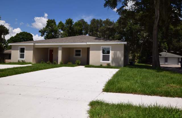 3 Bedroom, 2 Bath Duplex For Rent at 2318 W Cannon Ter NW #B , Fl. 33881