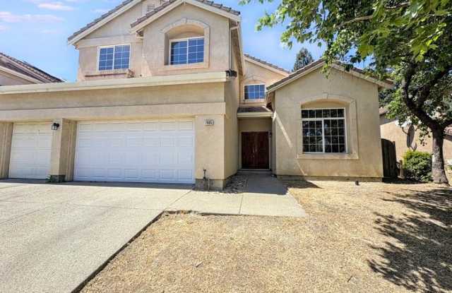 1905 Paradise Peak Court