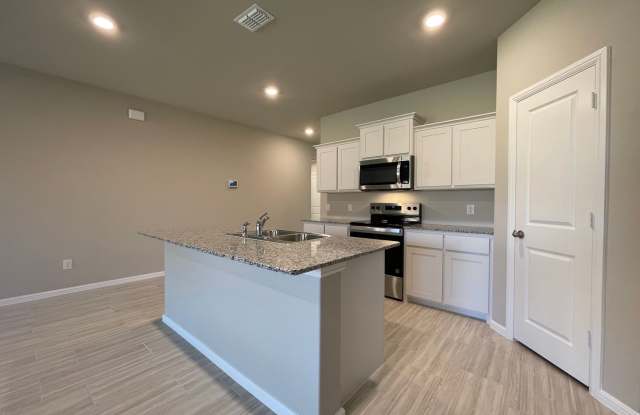 AVAILABLE NOW 4 BEDROOM 2 BATH NEW CONSTRUCTION HOME IN CLEBURNE