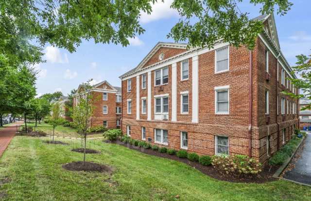 922 S. Washington Street