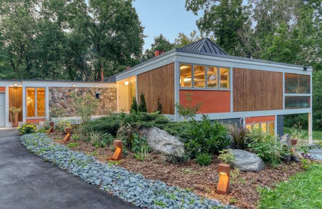 * * Mid-Century Modern Home Designed by Architect George Mastny * * photos photos