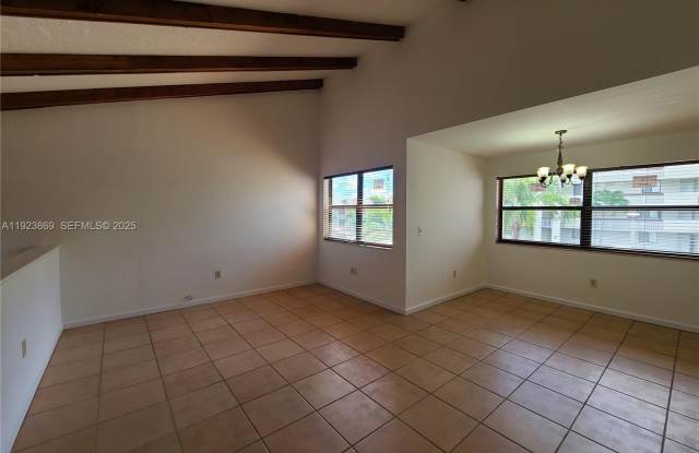 Photo of 10282 NW 9th St Cir