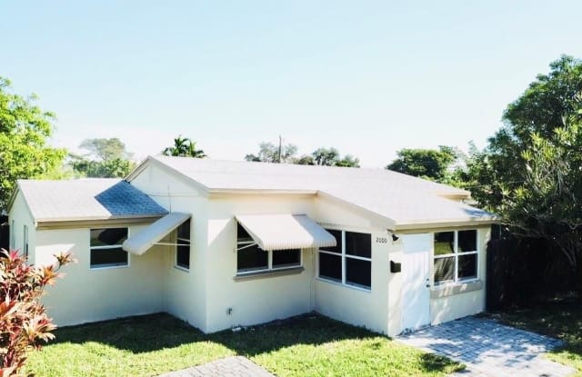 2000 NE 183rd St - 2000 Northeast 183rd Street, North Miami Beach, FL 33162