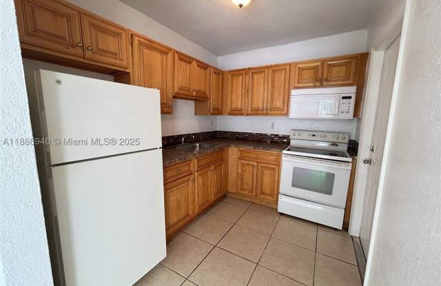 8287 NE Miami Ct