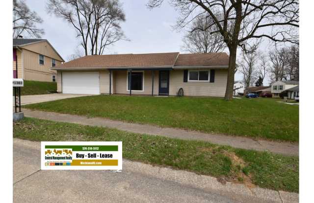 Cozy 3 Bed 1.5 Bath in South Bend - 1303 Viking Drive, South Bend, IN 46628