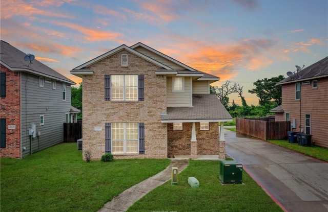 2923 McLaren Drive