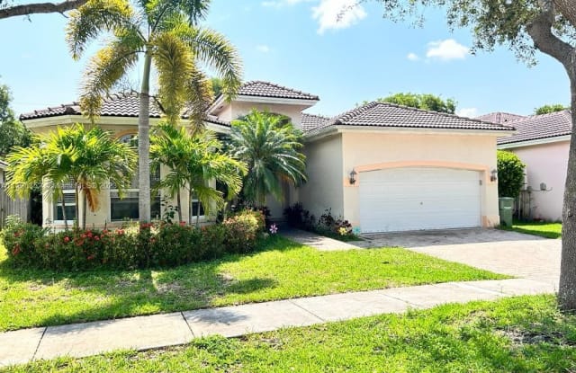 1721 SE 17th Ave - 1721 Southeast 17th Avenue, Homestead, FL 33035