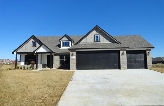 1324 E Southpark Street - 1324 East South Park Street, Broken Arrow, OK 74011