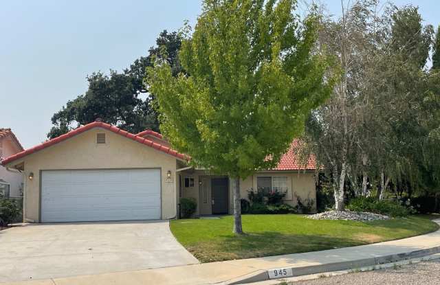 Photo of Beautiful 3 Bedroom 2 Bath Single Family Home Available 10/15/2025