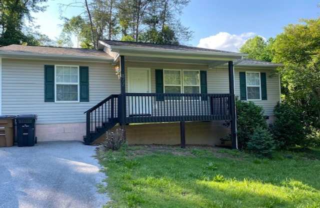 Knoxville 37920 - 3 bedroom, 2 bath home with fenced yard, Showings begin May 29, 2026 - Contact Ed Johnson (865) 924-5045
