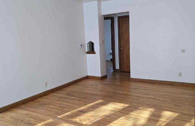 5012 W. Oklahoma Ave. Apt. 1