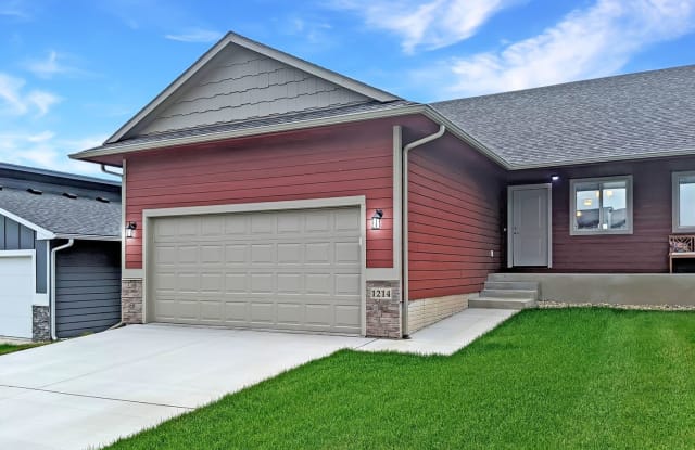 1214 N Brennan Court - 1214 North Brennan Court, Sioux Falls, SD 57110