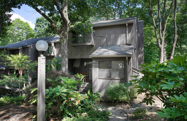 3 level end unit townhome in AWESOME location!