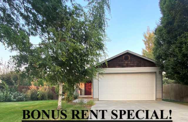 Photo of BONUS RENT SPECIAL! 3 Bed on Cul-de-sac with Great Backyard and Lawn Service!