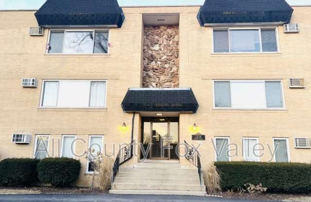 1328 Webford Ave