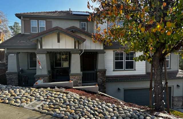 Beautiful 5 bed  3 bath home in highly sought school district