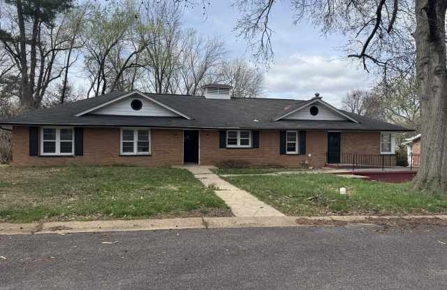 8827 May Ave