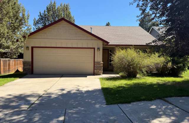 Single Level 3 Bed/2 Bath Home in SE Bend - Conifer Ave