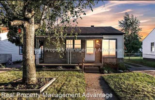 14018 Hobart Ave.