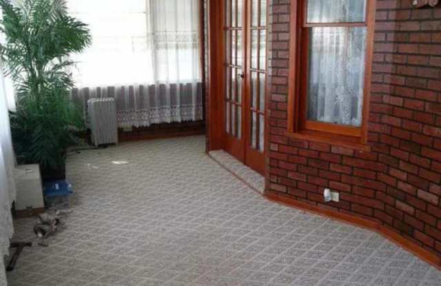 Photo of 5 bedroom 2 bath House