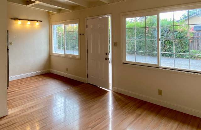 Updated 1 Bedroom with 1 Bath in Mountain View In Close Proximity to Major Tech Companies