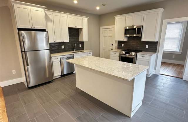 Brand New Construction for Working Pros ONLY! Laundry In Unit! - 1284 Commonwealth Avenue, Boston, MA 02134