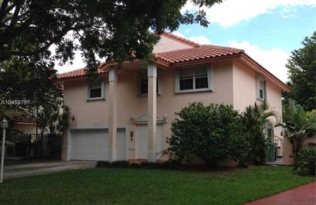 10425 Northwest 43rd Terrace - 10425 Northwest 43rd Terrace, Doral, FL 33178