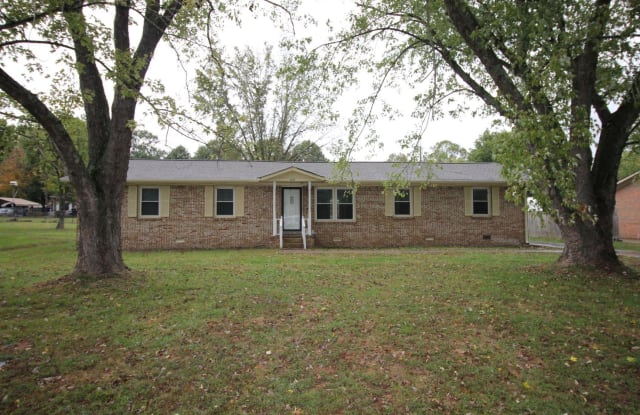 410 Sioux Trl - 410 Sioux Trl, Columbia, TN 38401