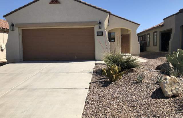 347 W Calle Moncayo - 347 West Calle Moncayo, Sahuarita, AZ 85614