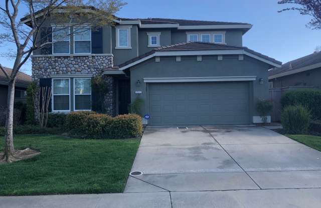 Model-Like Home in Folsom’s Premier Parkway Community