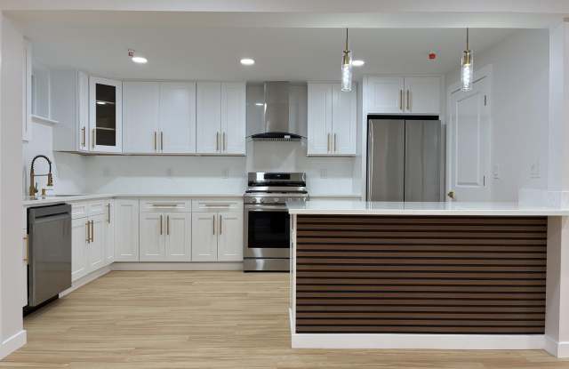 Photo of 716 11TH ST