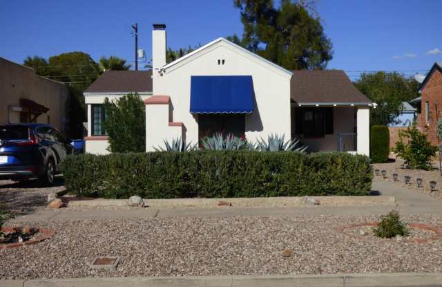 Photo of 2533 E 3rd Street