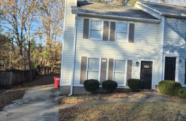 Photo of 130 Springdale Court - 1