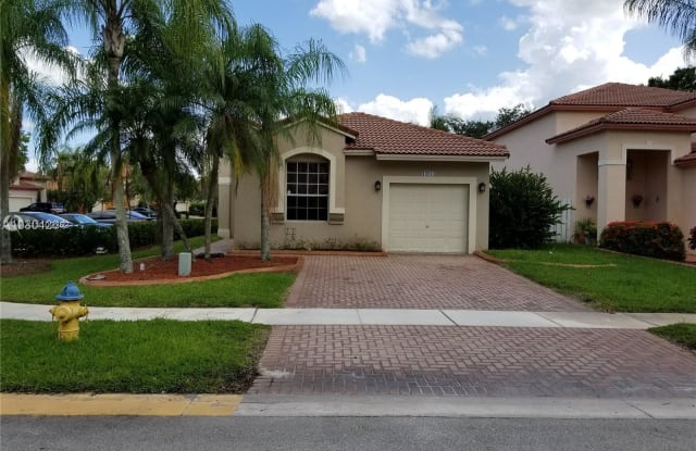 19234 NW 13th St - 19234 NW 13th St, Pembroke Pines, FL 33029