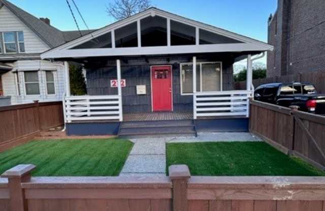 Completely Remodeled 2 BR/2 BA House available in the Central District