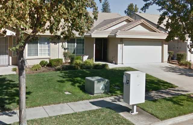 1035 Arbor DR