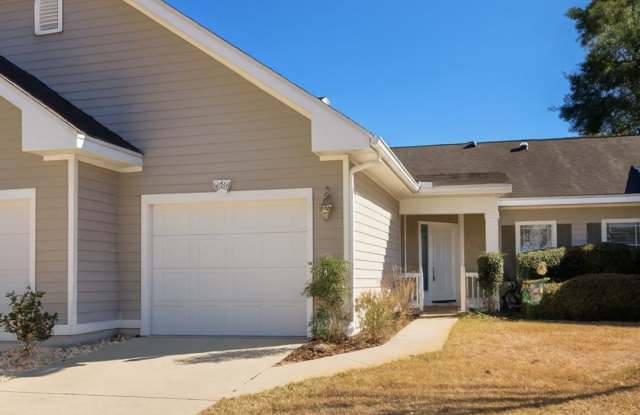 For rent 2 bedroom 2 bathroom 1 car garage condominium