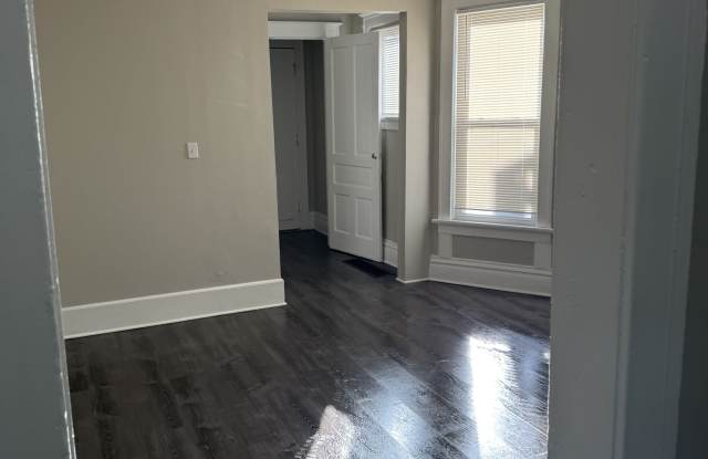 Photo of 2428 W MINERAL ST - LOWER