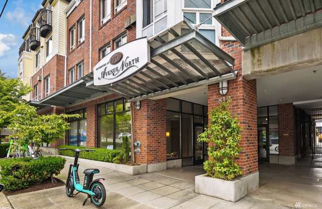 Light & Bright Studio in Queen Anne!
