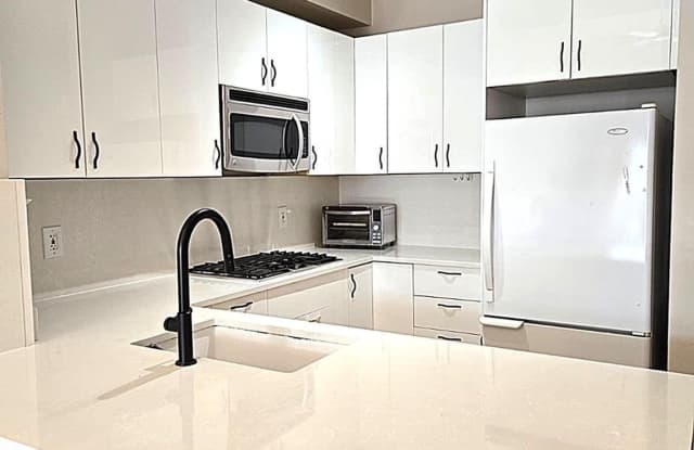 1641 INTERNATIONAL Drive unit: 418