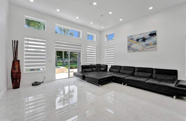 6334 NW 24th St