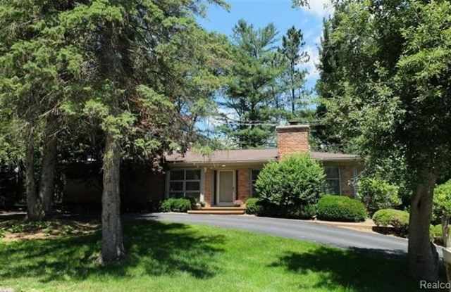 Photo of 220 Applewood Lane