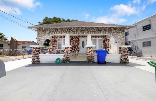 Photo of 1922 NW 4th St