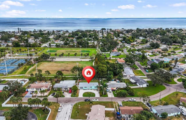 3700 WHITING DRIVE SE