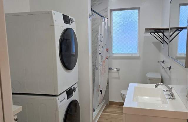 Photo of 112 E Olive Avenue