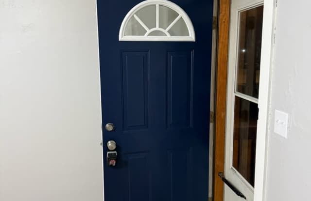 Photo of 113/115 West Main Street