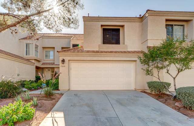 Gorgeous 2 Bedroom home in Desert Shores Racquet Club!