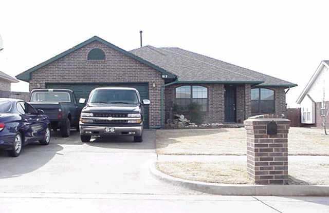 812 West Dowden Drive - 812 West Dowden Drive, Mustang, OK 73064