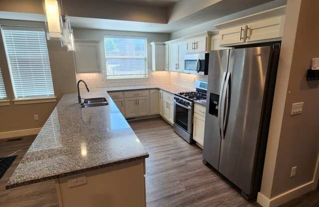 Gorgeous 4 Bedroom Home in Ogden