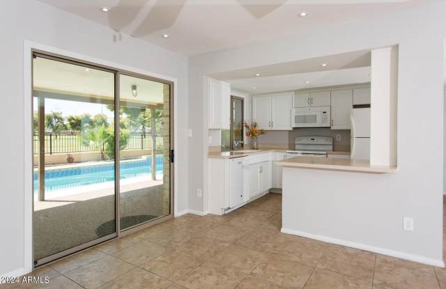 7232 S LA ROSA Drive